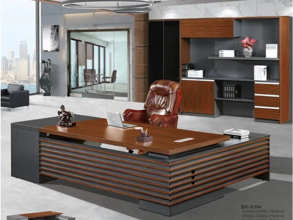 BIG SIZE EXECUTIVE TABLE